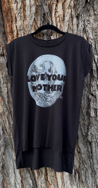 W- Love Your Mother T